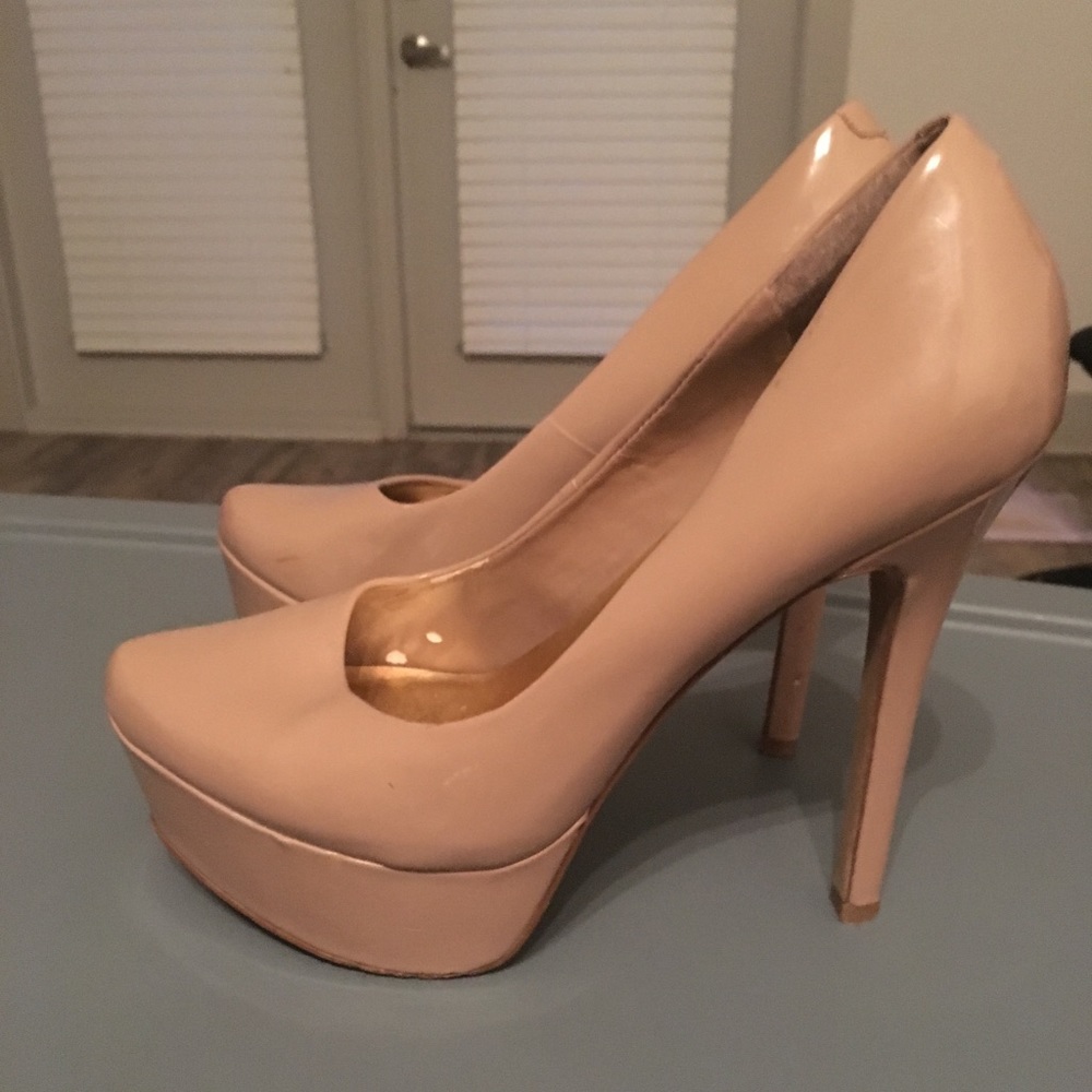 Jessica Simpson Nude Platform Heels